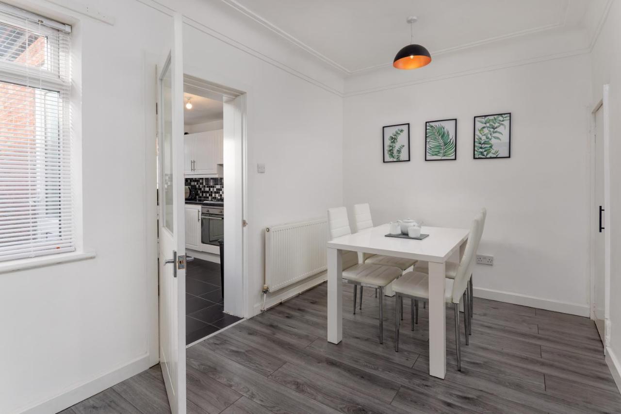 شقة The Empress 2 Bed Terraced House ليفربول المظهر الخارجي الصورة