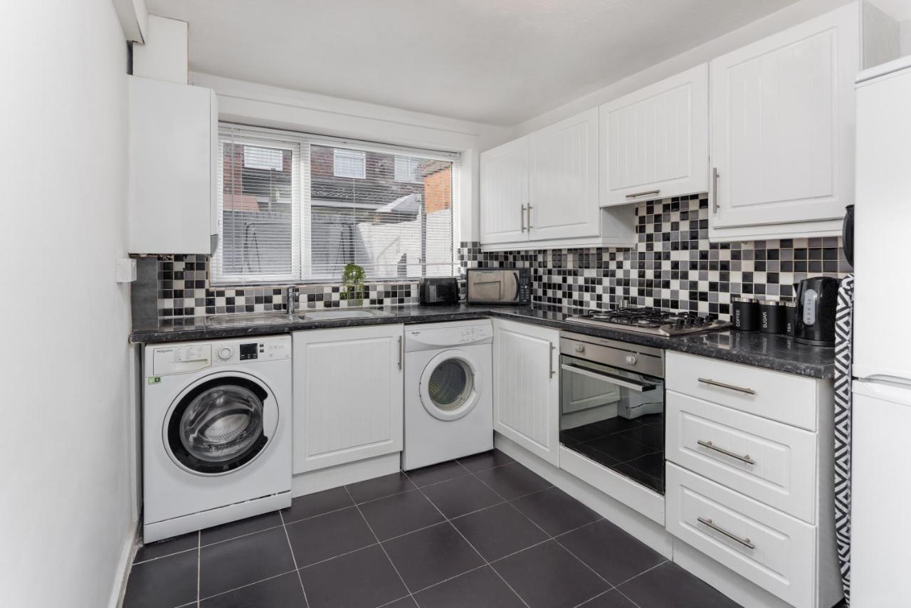 شقة The Empress 2 Bed Terraced House ليفربول المظهر الخارجي الصورة